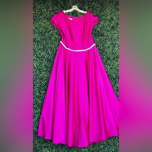 Pink ball gown with rhinestone belt and POCKETS!! Great used condition.